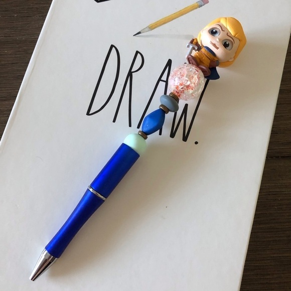 Disney Doorables: The Hunchback of Notre Dame: Phoebus Febo handmade beaded pen - Picture 2 of 3